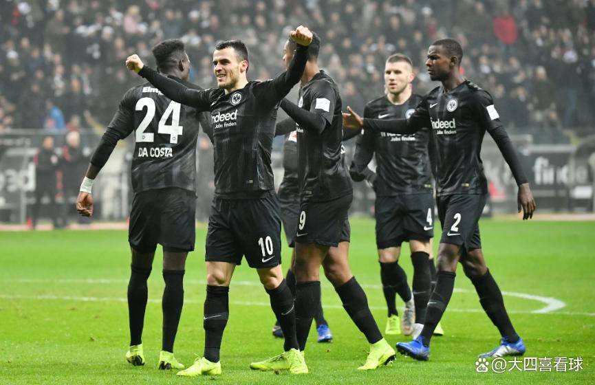 赛地聚焦——德甲今晨热度飙升；阿贾克斯外线爆发；话题不断；控场能力受关注的简单介绍